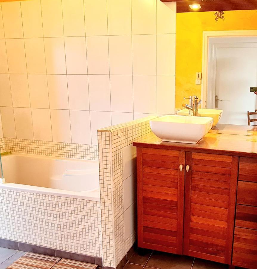 קונקרנו Appartement Vue Mer מראה חיצוני תמונה